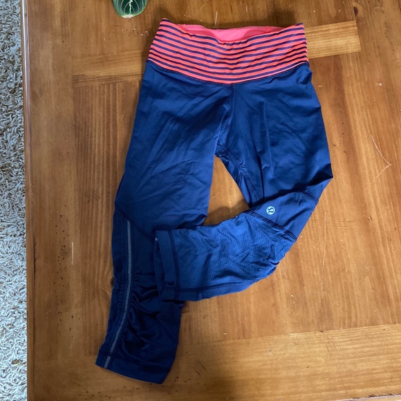 Lululemon crop leggings - Picture 1 of 4